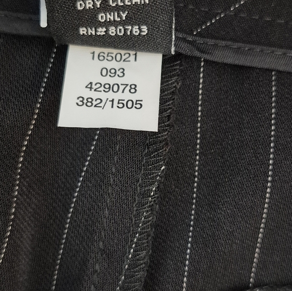 Moda International NWOT Women's Wide Leg Black Pinstripe Trousers - Size 10 - Picture 13 of 13
